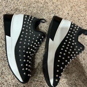 Gianni Bini Spiked tennis shoes